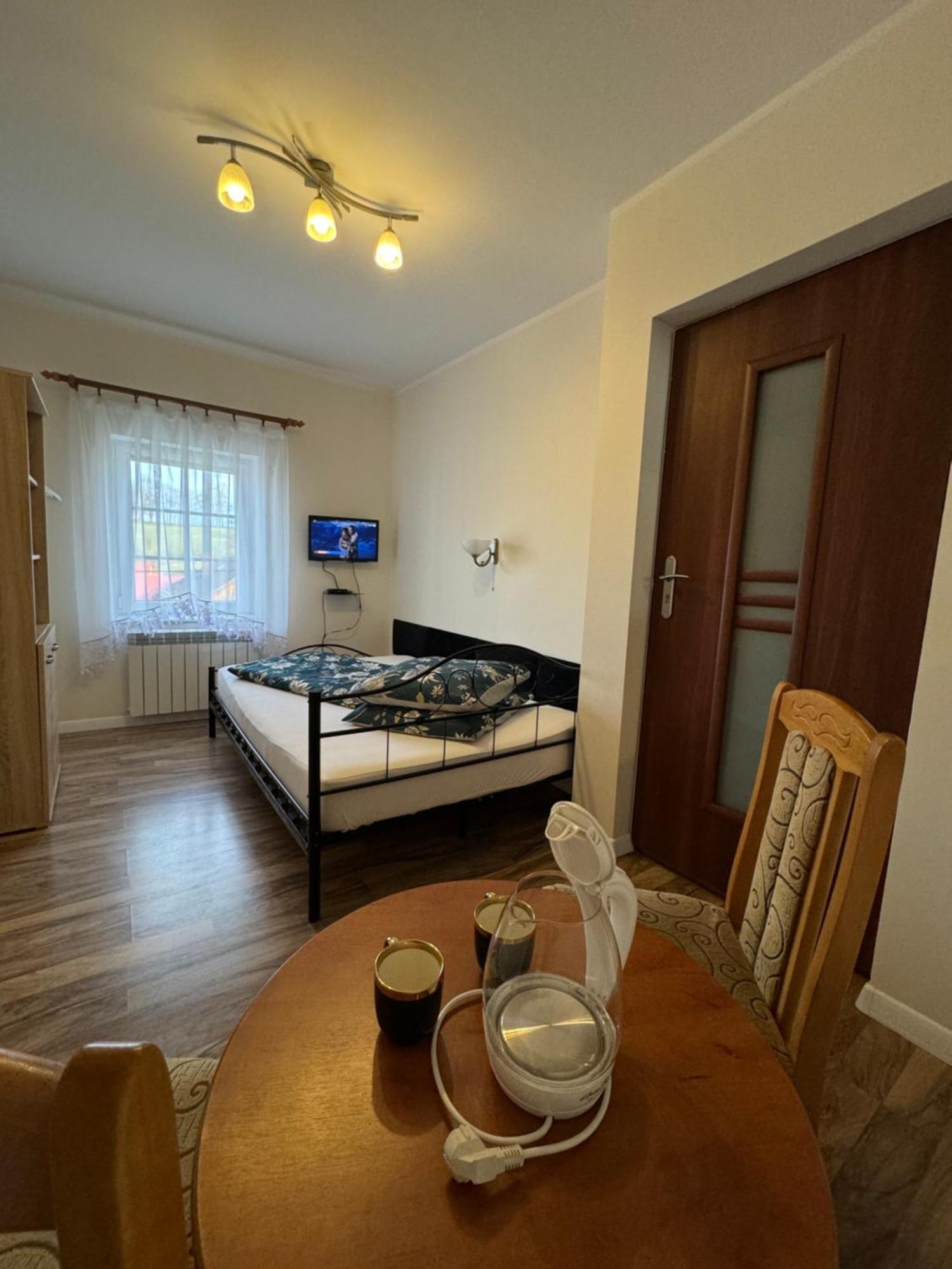 Pokoje Goscinne U Reni Wambierzyce Luaran gambar