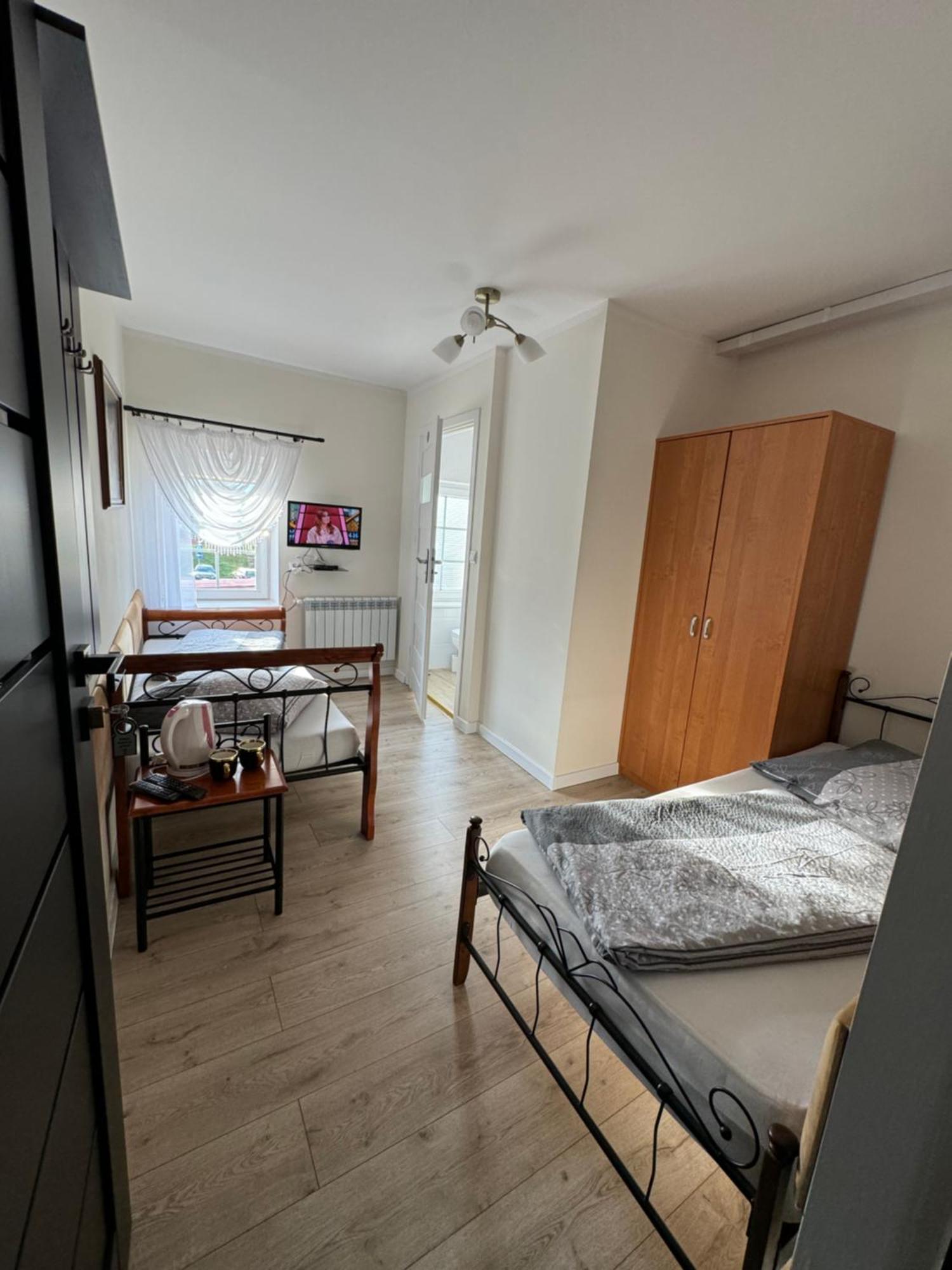 Pokoje Goscinne U Reni Wambierzyce Luaran gambar