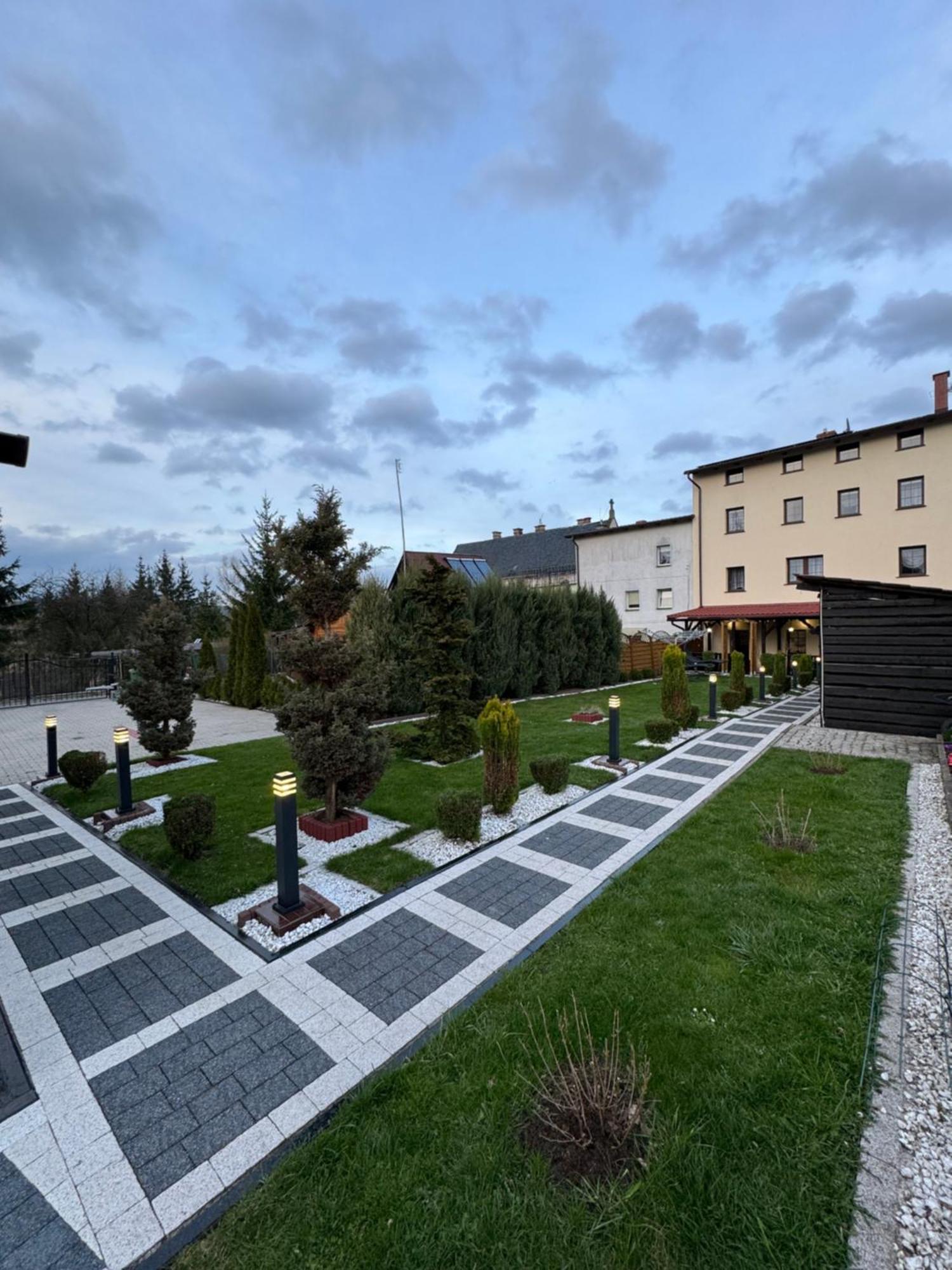 Pokoje Goscinne U Reni Wambierzyce Luaran gambar